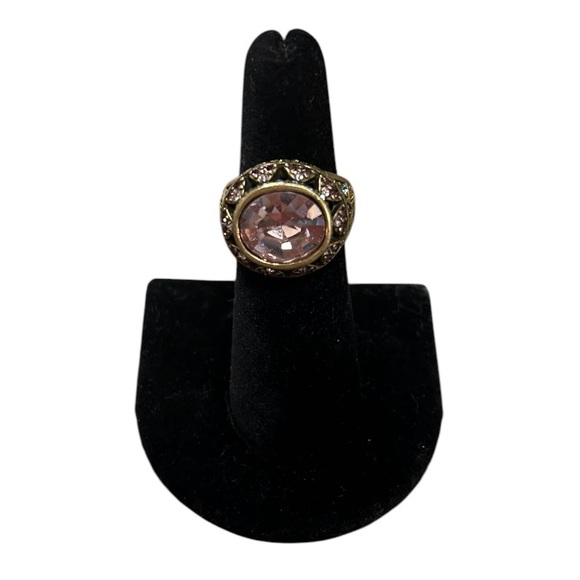 Vintage Heidi Daus pink purple brass tone statement ring w/ faceted dome, size 6 - Picture 2 of 8
